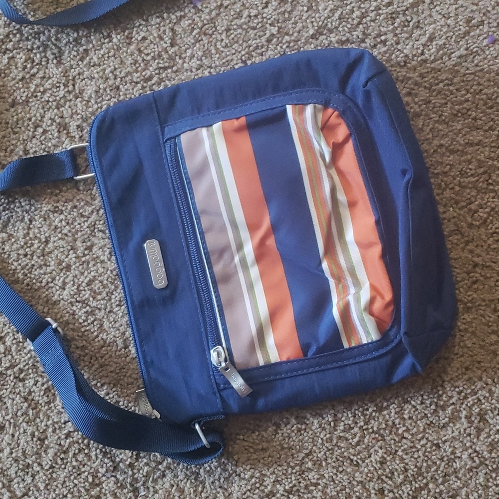 Baggallini crossbody bag